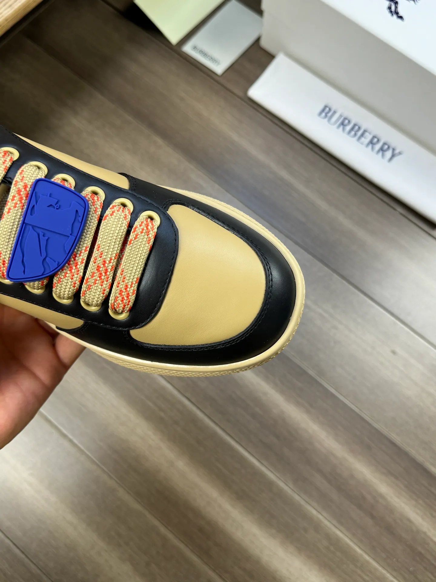 [BURBERRY] Burberry P400💰 - High-end quality original order 🔍🔍🔍 - Upper: imported 🔝 Nappa calfskin, tongue brand cloth label - Inner lining: canvas lining - Outsole: rubber; two-color molded outsole - Super high quality control and fine workmanship: highlighted (high-end, extravagance, grade) -Size: 38-44 (Male 45, can be customized)